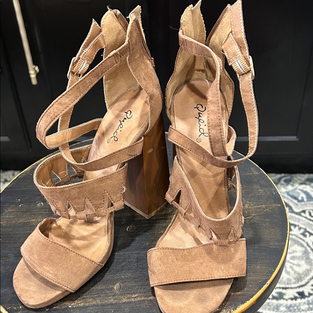 Qupid Women's Brown Strappy Heels